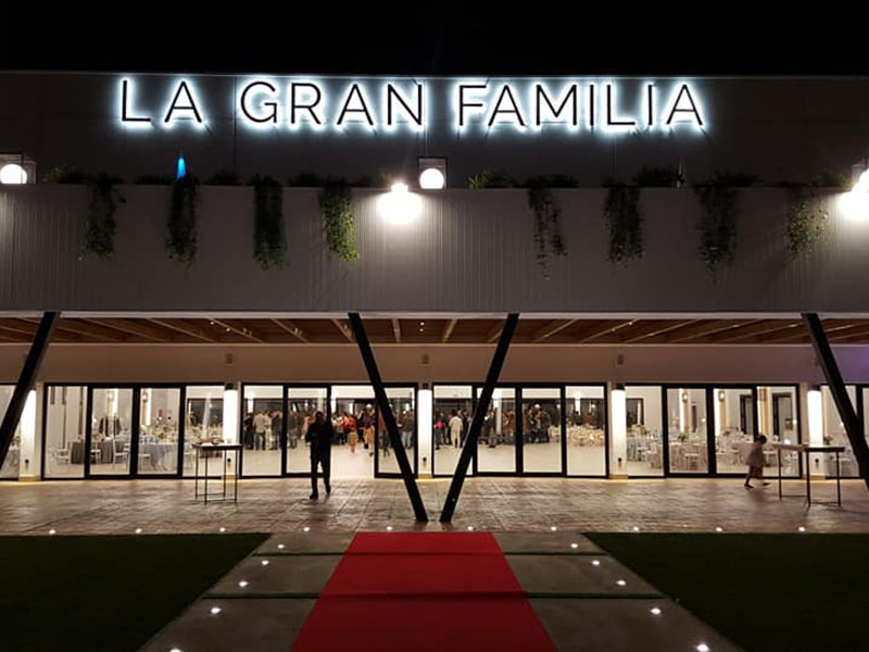 la gran familia almendralejo